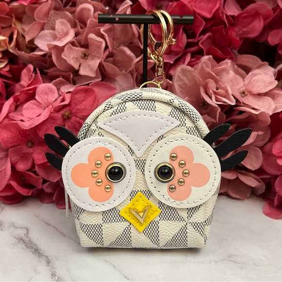 Mini Owl Gray & White Backpack Coin Purse Keychain Charm - Picture 3 of 13